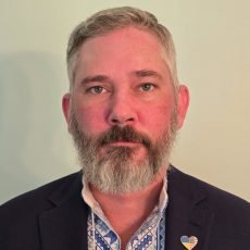 Alexander Drueke headshot crop up